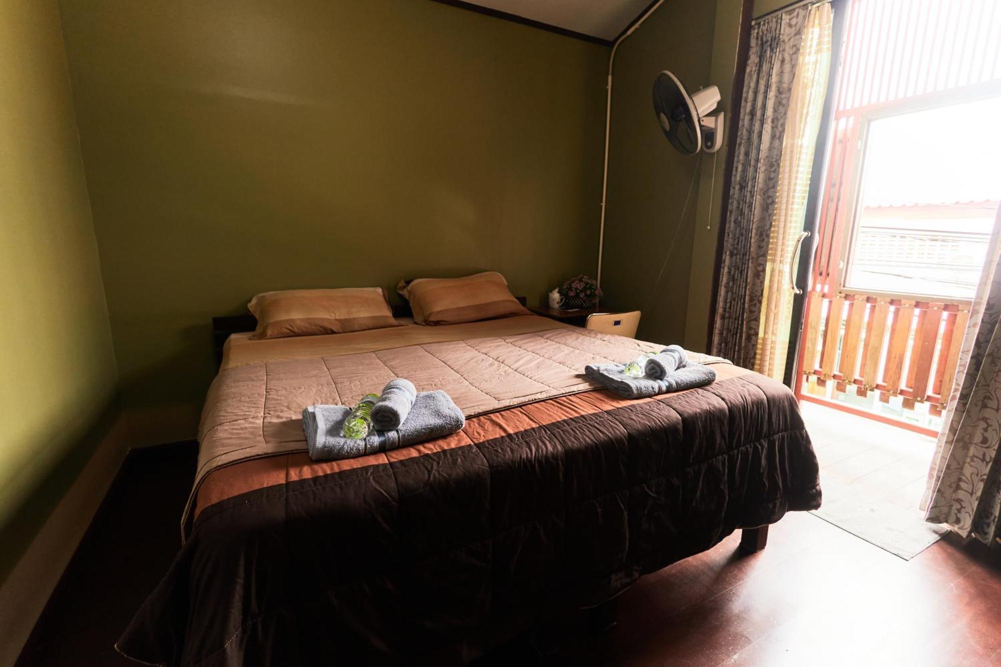 Chommuang Guest House Phra Nakhon Si Ayutthaya Habitación foto